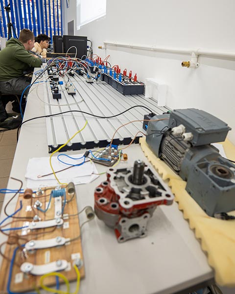 Савремена школа за будуће стручњаке