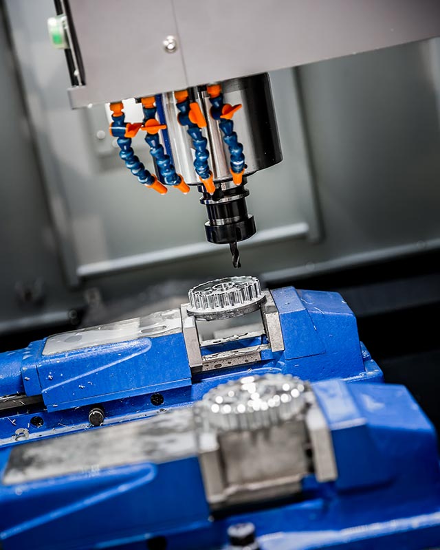 Савремени програмерски образовни профил у споју машинства и електронике